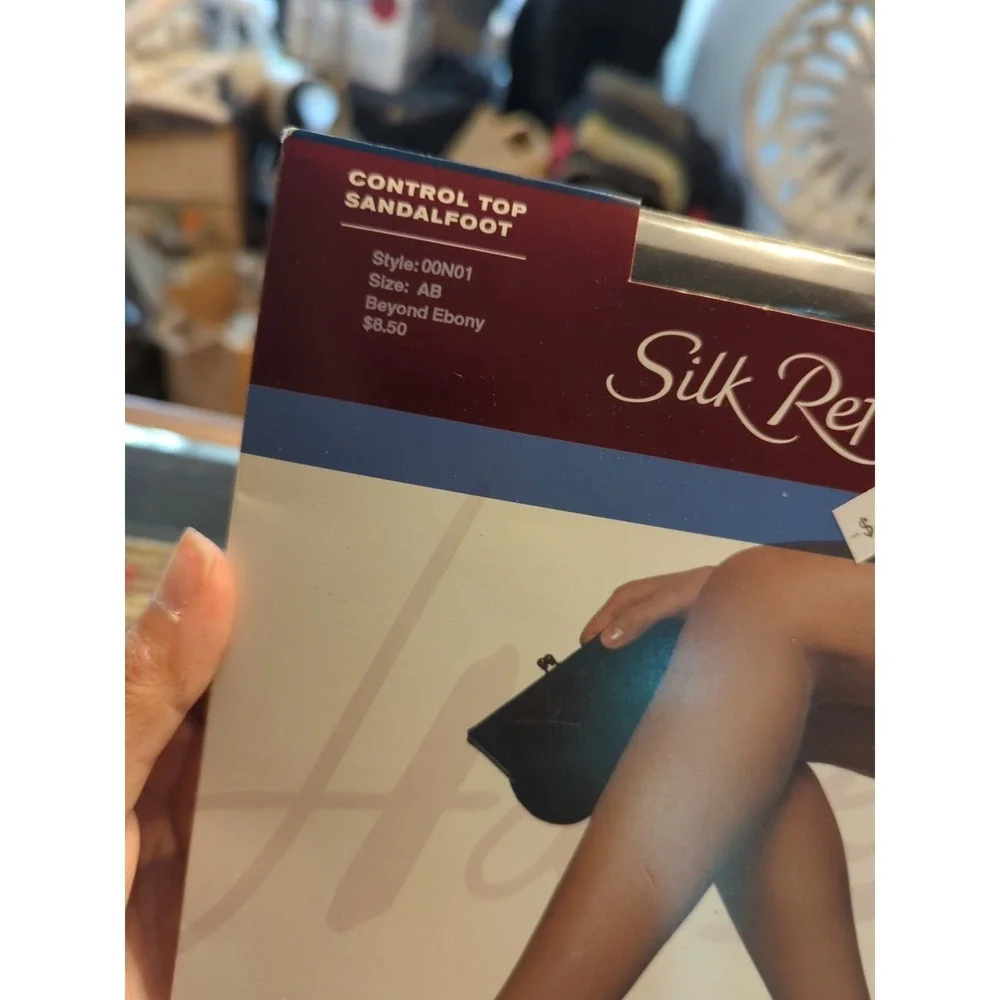 Vintage New Hanes Silk Reflections‎ Silky Sheer Pantyhose Size AB Beyond Ebony